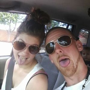 Meet your Posher, Derrickand